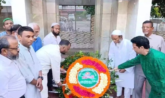 মহান স্বাধীনতা দিবসে শহীদদের প্রতি কুমিল্লা-৬ আসনের এমপির পক্ষ থেকে শ্রদ্ধা নিবেদন